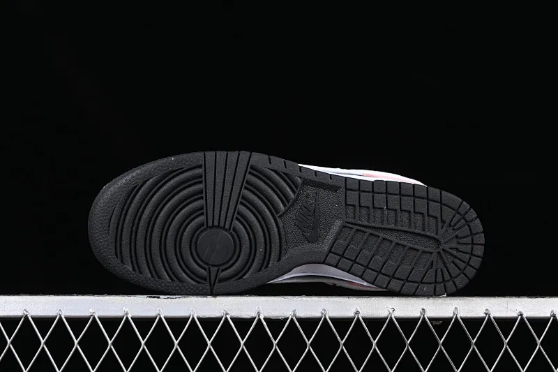 All Categories Nk SB Dunk Series Nk SB Dunk Low Low-top Sneakers Nk Dunk Low Reverse Barbie Black Pink SB Strappy Low-top Casual Sneakers FD1232-001